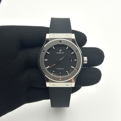 JJ+공장 위블로 클래식퓨전 42mm 블랙다이얼 러버스트랩 Classic Fusion Bang 42mm SS/RU Black JJ+F A1110  (제이제이플러스)