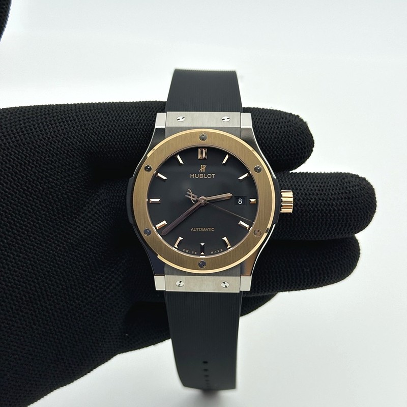 JJ+공장 위블로 클래식퓨전 42mm 로즈골드콤비 블랙다이얼 러버스트랩 Classic Fusion Bang 42mm SS/RG/RU Black JJ+F A1110  (제이제이플러스)